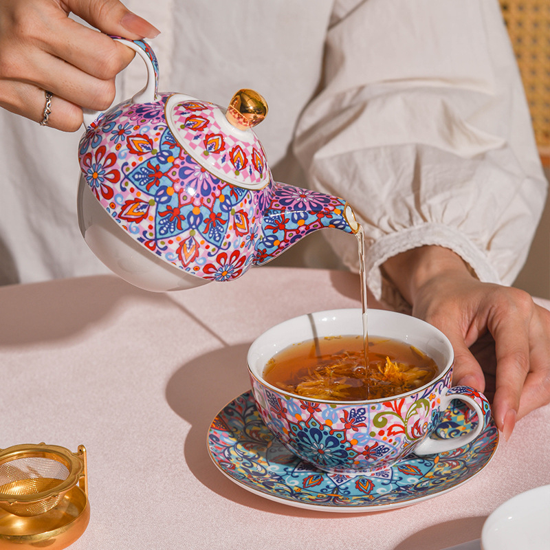 Set ceramic pentru cafea cu ceașcă și farfurioară, model fructat, pictură manuală, retro elegant, cadou într-o cutie