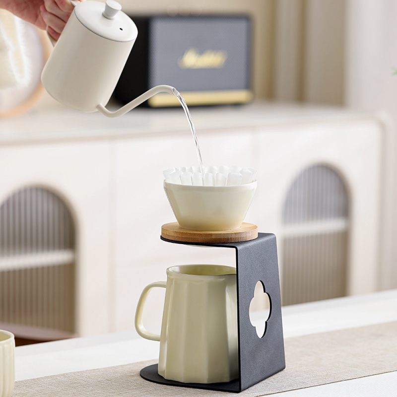 Set ceramic pentru cafea cu filtru V60 - pentru preparare prin turnare