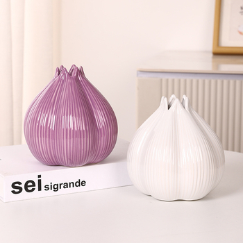 Vază ceramică în formă de ceapă pentru decorul sufrageriei și aranjamente florale