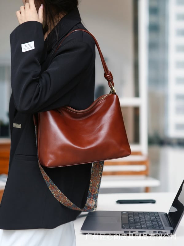 Ženska torba od prave kože, velika kapaciteta, pretvoriva naramenica u crossbody, gradski minimalistički stil
