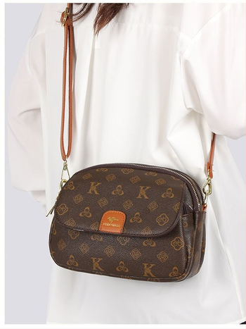 Ženska crossbody torba u korejskom stilu, vintage inspiracija, otisak s motivom školjke, svestrana i stilska torba preko ramena