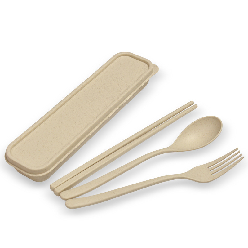 Set de tacâmuri din paie de grâu pentru camping și drumeții în aer liber: lingură, furculiță și bețișoare într-o cutie de prânz