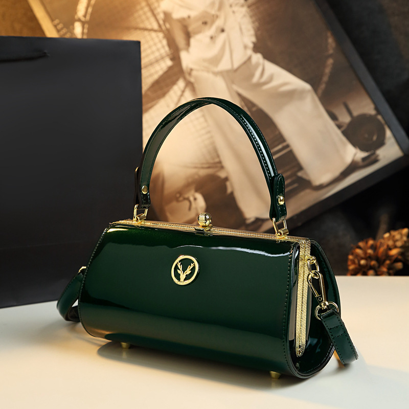 Lakirana ženska torbica za rame, mala crossbody torba s kopčom, kineski stil cheongsam inspiriran dizajn, jednostavan i svestran