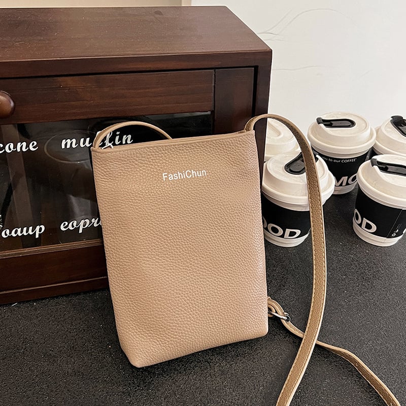 Ženska crossbody torbica od kože prvog sloja, lagana i minimalistička