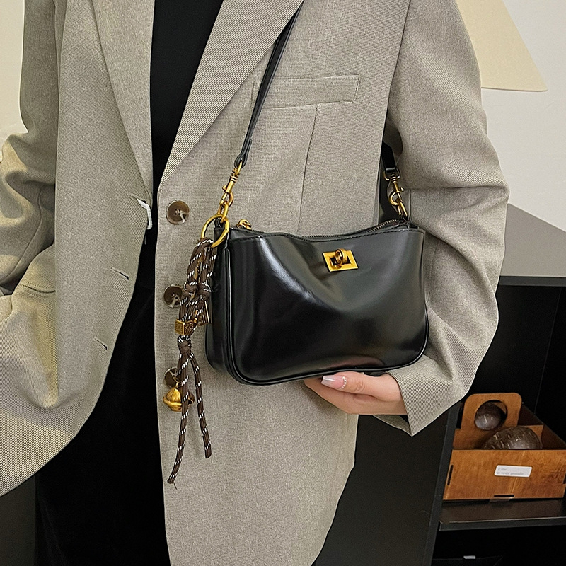 Proljetna ženska crossbody torba Kelly — elegantna i luksuzna, svestrana za svakodnevnu upotrebu