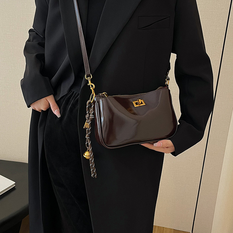 Proljetna ženska crossbody torba Kelly — elegantna i luksuzna, svestrana za svakodnevnu upotrebu