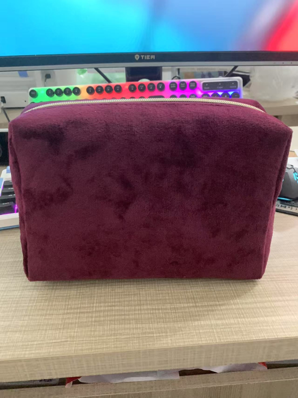 Geantă de machiaj în stil retro, de înaltă calitate, cu design contrastant și organizator pentru ruj din velur