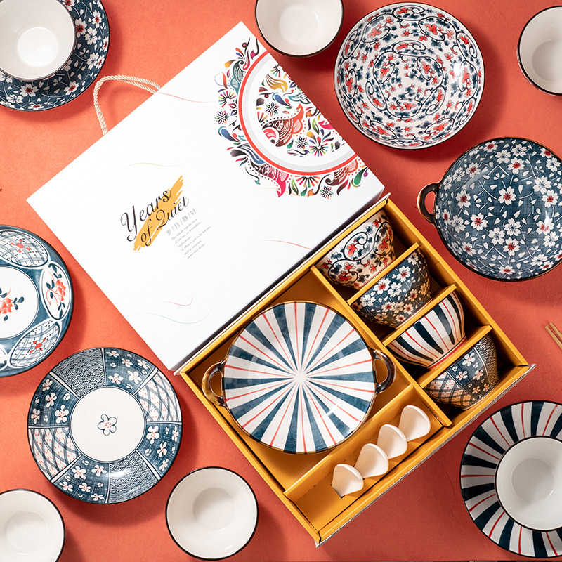 Set de boluri și farfurii din porțelan în cutie cadou, stil japonez, cu model floral