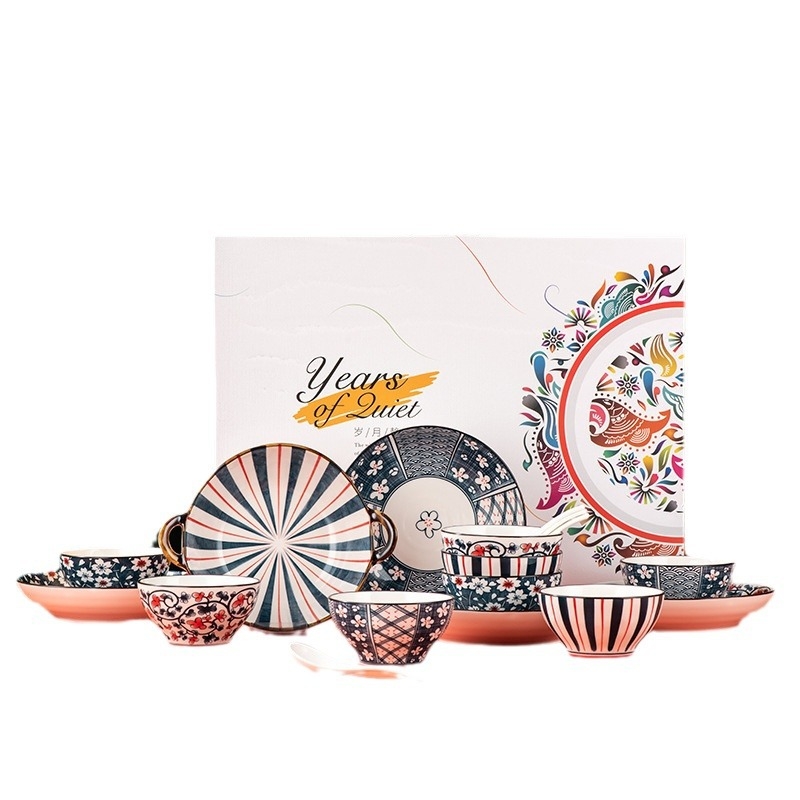Set de boluri și farfurii din porțelan în cutie cadou, stil japonez, cu model floral