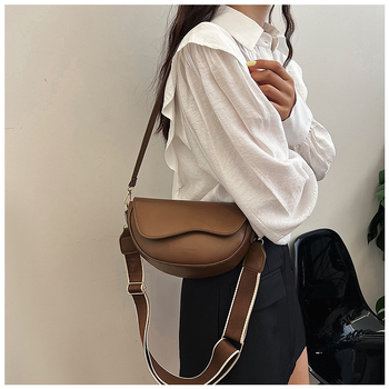 Modna ženska torba 2025, vintage torba tipa sedlo, za rameni ili crossbody stil, univerzalna za svaki outfit