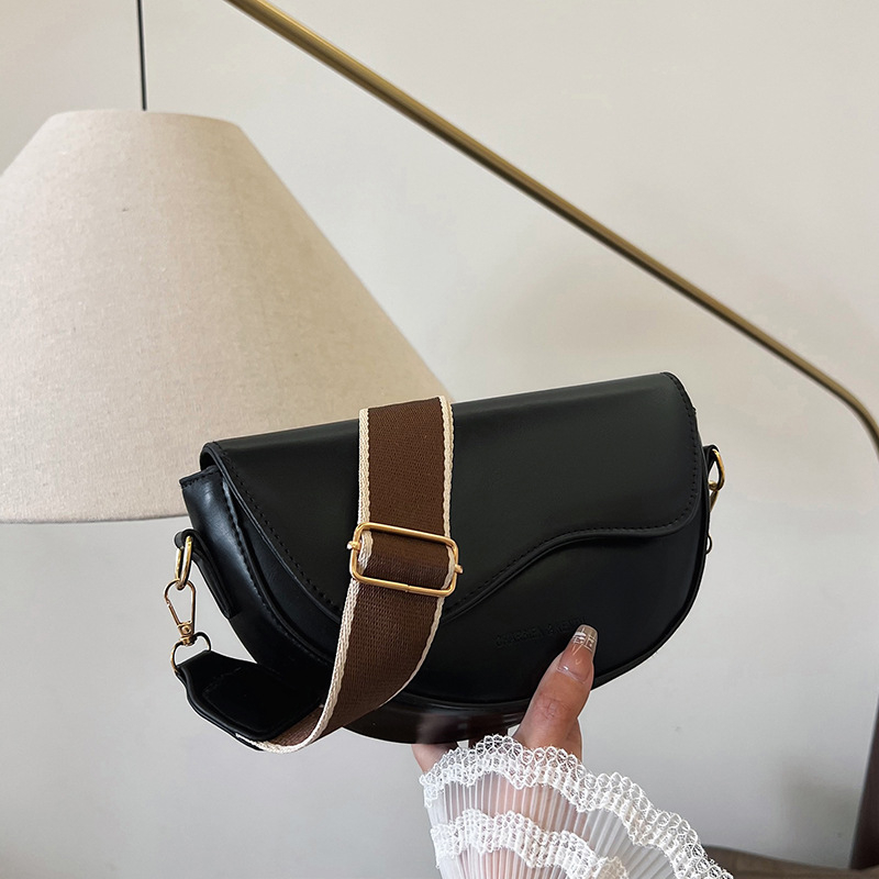Modna ženska torba 2025, vintage torba tipa sedlo, za rameni ili crossbody stil, univerzalna za svaki outfit