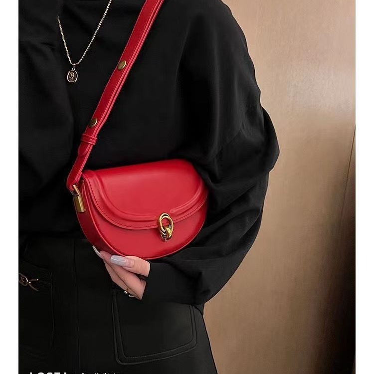 Premium torbica tipa sedlo, mala ženska torba preko ramena, PU materijal, moda 2025