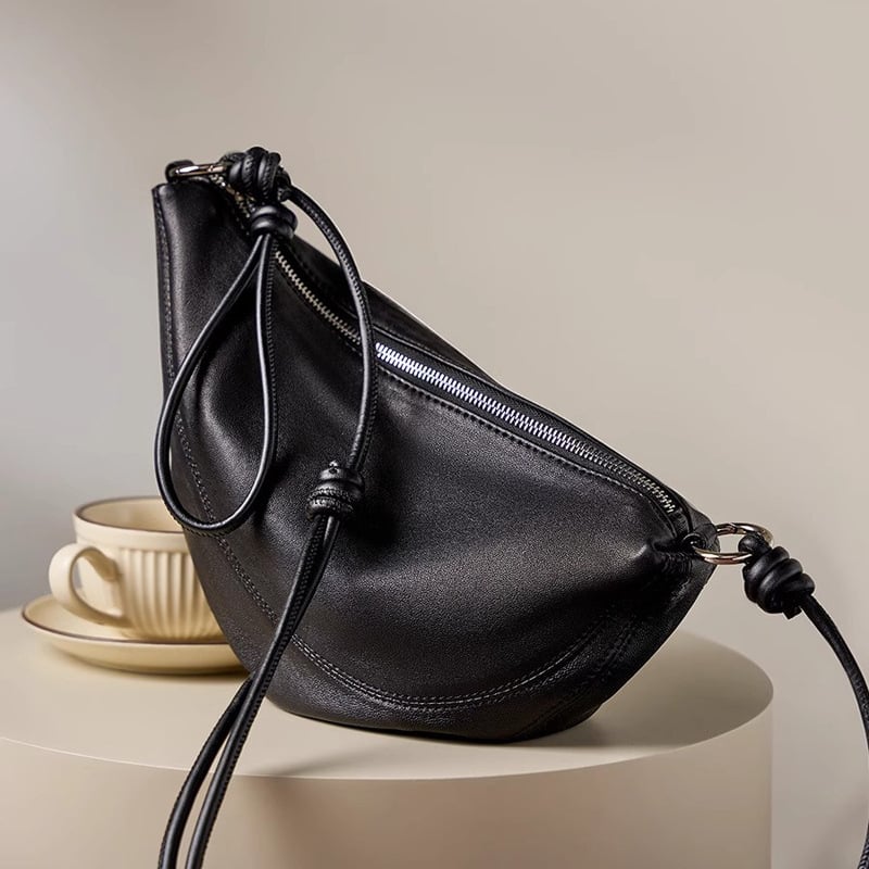 Annmuu Mala ženska torbica ispod pazuha, zima 2025, croissant oblik, crossbody torba s jednim remenom