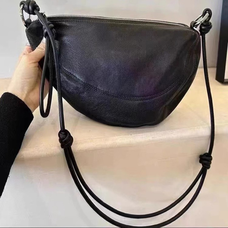 Annmuu Mala ženska torbica ispod pazuha, zima 2025, croissant oblik, crossbody torba s jednim remenom