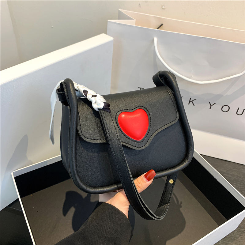 Jesenska ženska torbica 2025 — novi stil, elegantan nišni dizajn, torba za rame s crossbody, jednostavna sedlasta torba, PU materijal