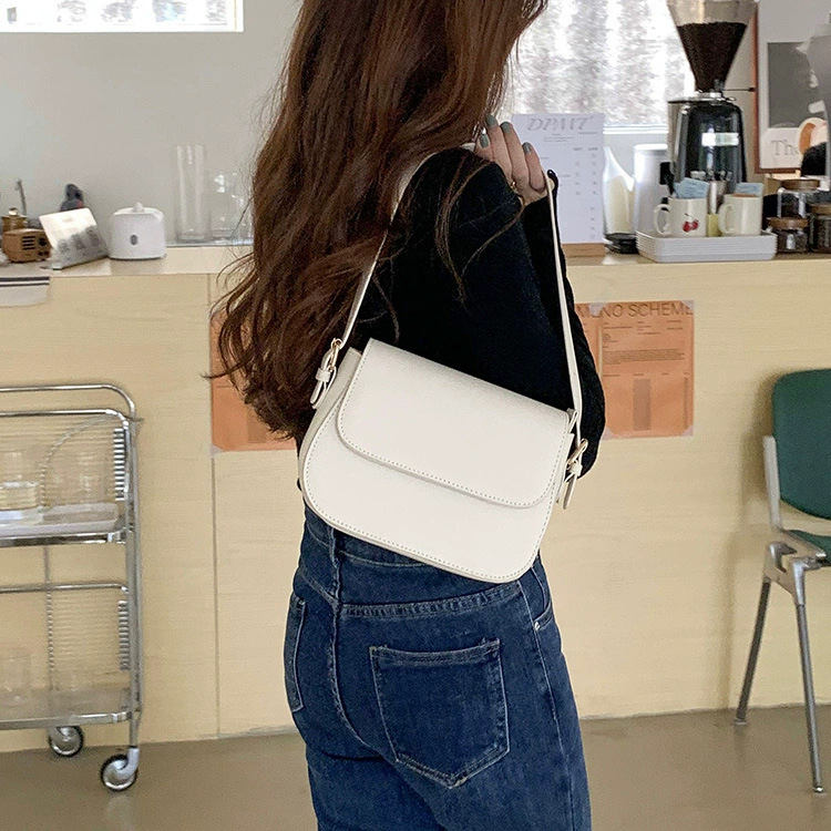Ženska saddle torba s korejskim nadahnućem, nosiva ispod pazuha i kao crossbody, jednostavan retro dizajn