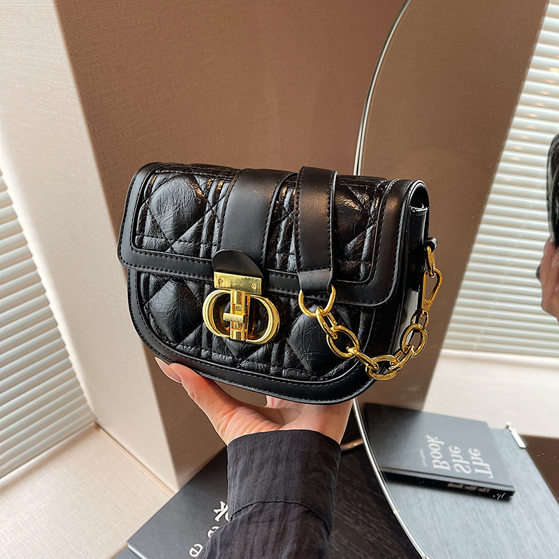 Niš dizajn dijamantno šivana sedlasta torbica za žene, ljetni model 2026, kompaktna crossbody torba za rame