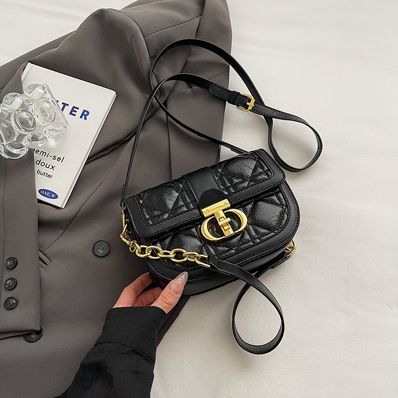 Niš dizajn dijamantno šivana sedlasta torbica za žene, ljetni model 2026, kompaktna crossbody torba za rame