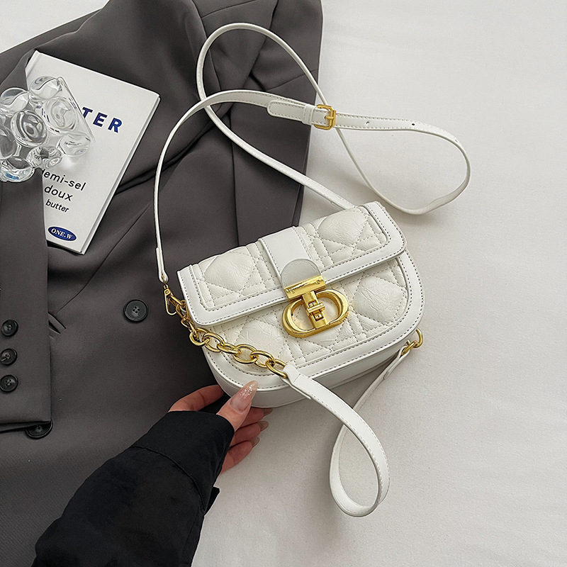 Niš dizajn dijamantno šivana sedlasta torbica za žene, ljetni model 2026, kompaktna crossbody torba za rame