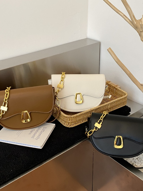 Nova sedlovna torbica, večernja torbica, jedinstven dizajn, elegantna ženska torba preko ramena i crossbody