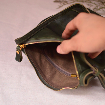 Ženska bucket torba od vrhunske kože s biljnom završnom obradom, velika zapremina, dugi remen preko ramena, pogodna za posao i svakodnevnu upotrebu