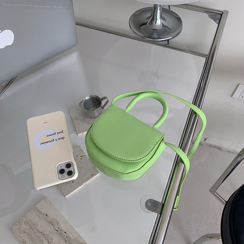 2026. proljeće – premium torba tipa sedlo, mini crossbody, svestrana za svakodnevno nošenje