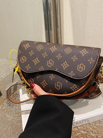 Ispisana crossbody torba, retro sedlastog stila za žene, 2026 modni svestrani model