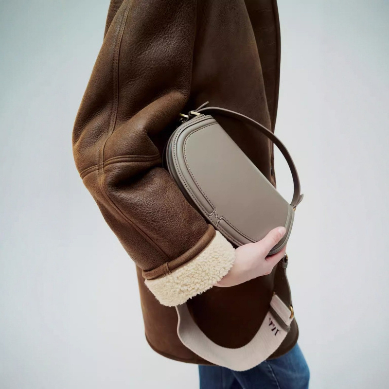 Ženska crossbody torba tip sedlo, modni trend 2022, mala torba za rame s vintage dizajnom