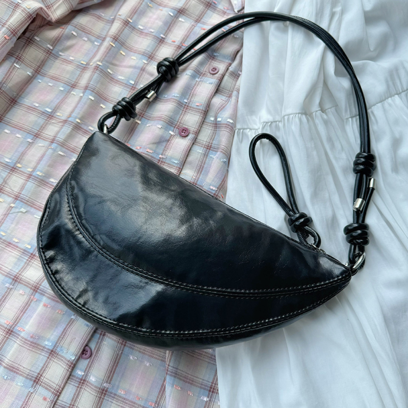 Ženska torba ispod pazuha u korejskom stilu, 2026 moda – sedla torba s oblikom dumplinga, PU crossbody, srednja veličina