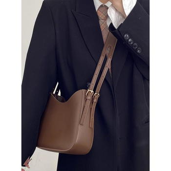 Ženska PU crossbody torba, bucket oblik, sedlov dizajn, srednje veličine, jedna naramenica, svakodnevna upotreba