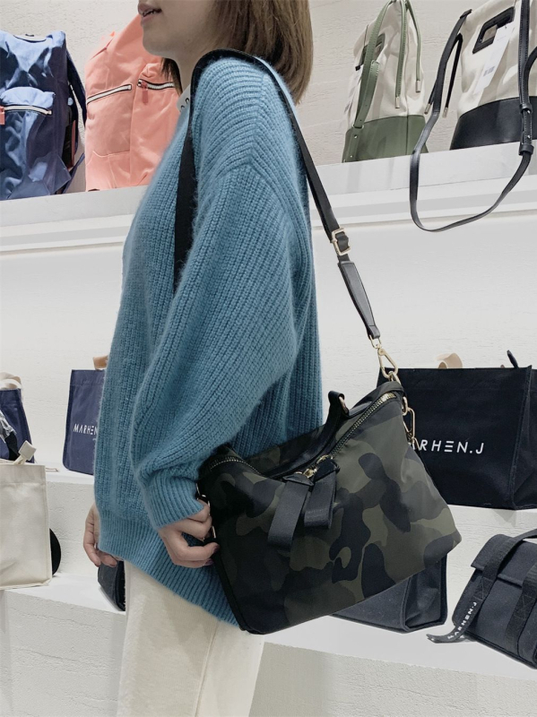 Ženska torbica tipa sedlo od najlona, srednje veličine, za svakodnevnu upotrebu, s jednim remenom za rameno ili crossbody