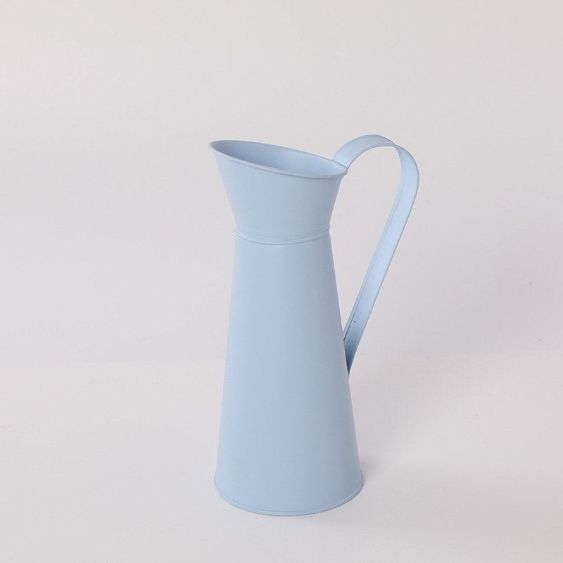 Set creativ minimalist de vază din metal cu element tină și mini cafetieră, decor pentru birou