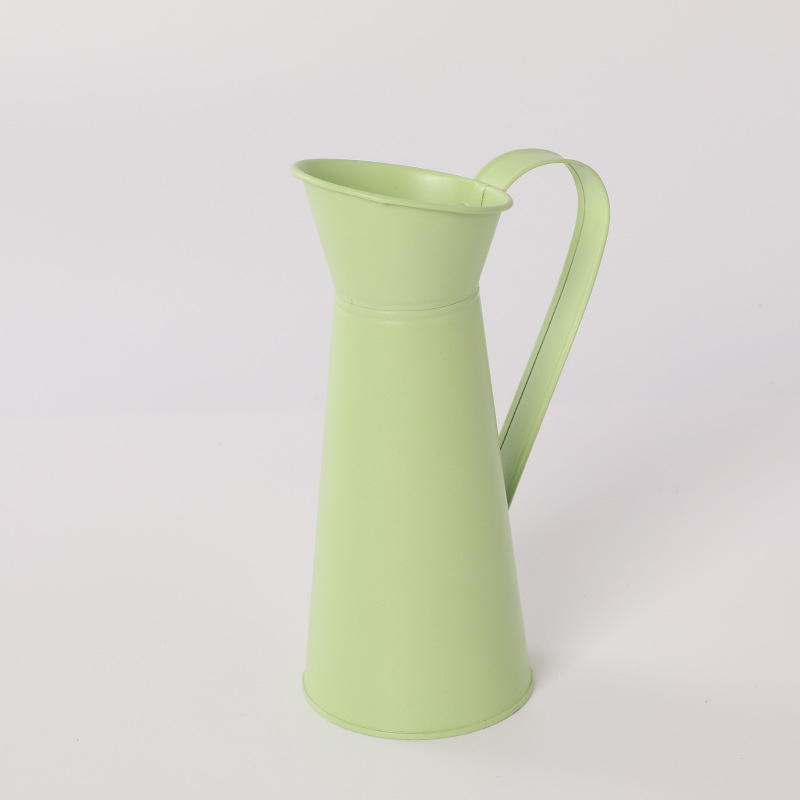 Set creativ minimalist de vază din metal cu element tină și mini cafetieră, decor pentru birou