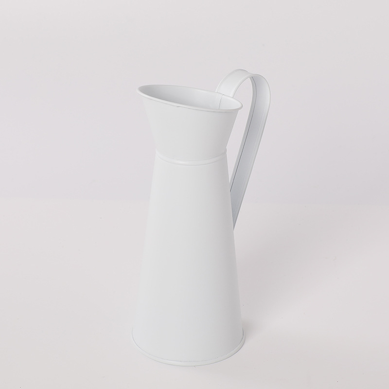 Set creativ minimalist de vază din metal cu element tină și mini cafetieră, decor pentru birou