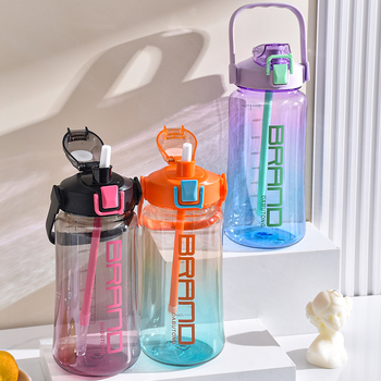 Sticlă de apă portabilă, 2000 ml, cu pai, pentru exterior, din plastic