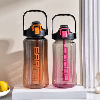 Sticlă de apă portabilă, 2000 ml, cu pai, pentru exterior, din plastic
