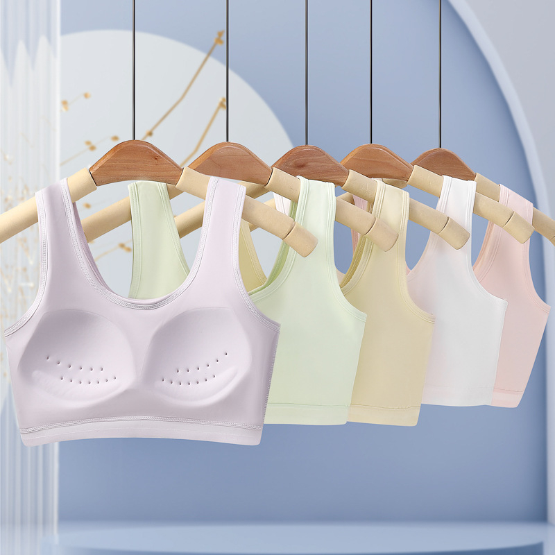 Sutien za djevojčice u razvoju, bez žica, s punim košaricama, fiksnim naramenicama, top stil