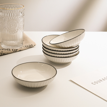 Vase ceramice elegante pentru sosuri, boluri mici pentru condimente, boluri japoneze pentru înmuiat, boluri pentru sos de soia și boluri mici pentru garnituri.
