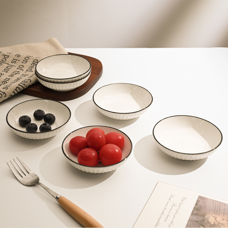 Vase ceramice elegante pentru sosuri, boluri mici pentru condimente, boluri japoneze pentru înmuiat, boluri pentru sos de soia și boluri mici pentru garnituri.