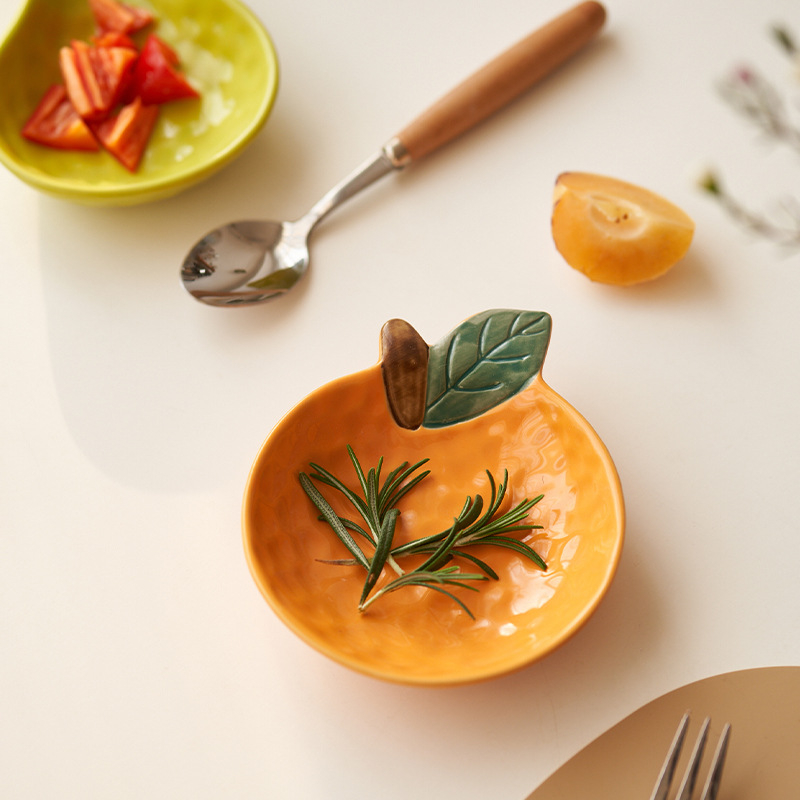 Farfurioară de porțelan pentru sosuri și dipuri, pictură manuală sub glazură, formă neregulată, stil minimalist modern, potrivită pentru uz casnic și cadou