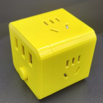 Vertikalna kvadratna bežična USB pretvaračka pločica za dom i ured s pametnim USB utora