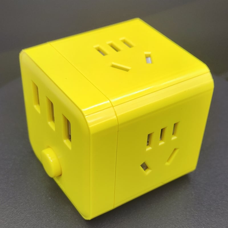 Vertikalna kvadratna bežična USB pretvaračka pločica za dom i ured s pametnim USB utora