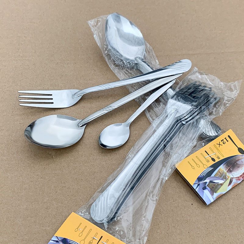 Set tacâmuri din oțel inoxidabil pentru casă și hotel – cuțit pentru steak, furculiță și linguri (ceai, cafea și desert)
