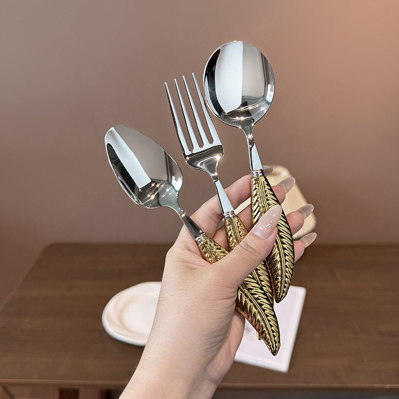 Set tacâmuri din oțel inoxidabil 304, mâner ceramic în formă de penă, cuțit, furculiță, lingură și lingură de supă rotundă