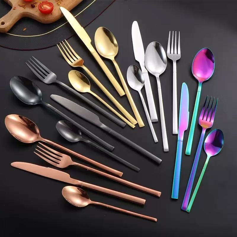 Set de tacâmuri din oțel inoxidabil, în stil cavaleresc: cuțit, furculiță și lingură pentru hoteluri și restaurante, multicolor, oțel 410
