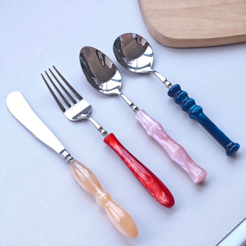 Set tacâmuri occidentale din oțel inoxidabil 304, cuțit de steak în stil francez, furculiță și lingură, set de patru piese cu lingură de desert pentru ceaiul de după-amiază.