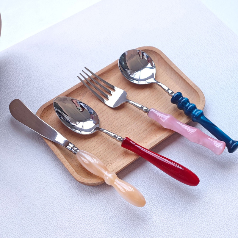 Set tacâmuri occidentale din oțel inoxidabil 304, cuțit de steak în stil francez, furculiță și lingură, set de patru piese cu lingură de desert pentru ceaiul de după-amiază.