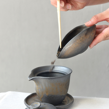 Lingură de ceai din ceramică, stil rustic vintage, lucrată manual