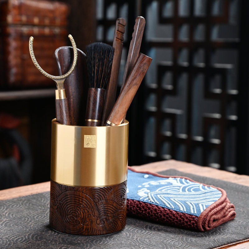 Set de ceremonie a ceaiului Six Gentlemen din lemn închis cu accesorii Kung Fu ceai: Clips pentru ceașcă, ac de ceai, linguriță, furculiță pentru ceașcă, cuțit de ceai, tub de ceai, prosop de ceai