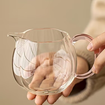 Cană de ceai din sticlă borosilicat de înaltă rezistență la căldură, cu mâner colorat, realizare manuală, transparență ridicată, rezistentă până la 270 °C
